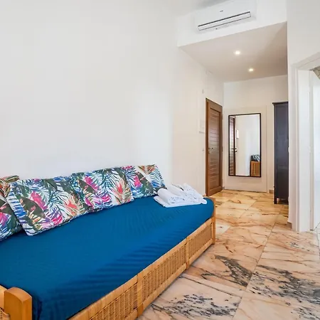Lovely X5 W/ Terrace & Private Parking Appartement