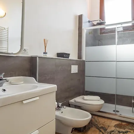Lovely X5 W/ Terrace & Private Parking Appartement La Spezia