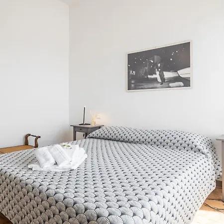 Lovely X5 W/ Terrace & Private Parking Appartement