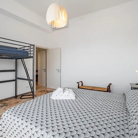 Lovely X5 W/ Terrace & Private Parking *