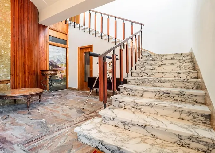 Apartman Lovely X5 W/ Terrace & Private Parking *